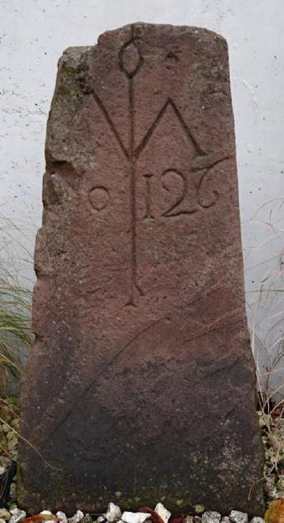Grenzstein im Hof der Zehntscheune